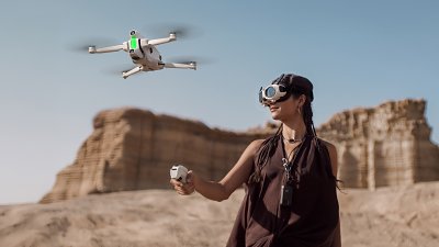 Insta360 技術加持！Antigravity A1 無人機 8K 全景拍攝，零盲點視角！