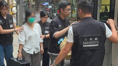 入境處放蛇拘 5 內地攝影師，涉非法在港接 Job