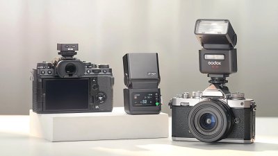 「一燈」走天下？Godox iT32 靠磁吸 + 換腳，玩出閃燈界革命！