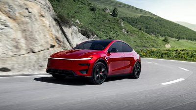 迎戰中國市場！Tesla Model Y 推出長續航後驅版，續航力破 800 公里