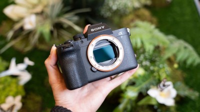 Sony A7 V 重奪日本銷量冠軍！哈蘇「天價」旗艦罕見衝上三甲
