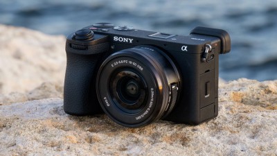 傳 Sony A6900 改用 3,300 萬像素堆疊式 CMOS，有望直接抽擊 Canon R7 II？