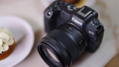 玻璃加樹脂組「三文治」結構：Canon RF 85mm F1.2 平價版現曙光？