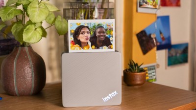 Instax 熱潮停不了！Fujifilm 再擲 30 億日圓增產，產能較 4 年前增 7 成
