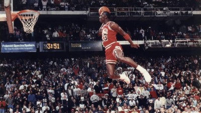 1988 年公牛 Jordan 飛人入樽相拍賣，背後拍攝難度大揭秘！