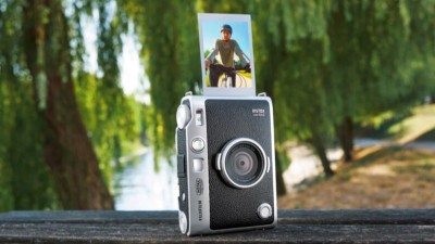 Fujifilm 即影即有相機 instax mini Evo 2 發表：4.5 吋觸控屏、1,300 萬像素大升級！