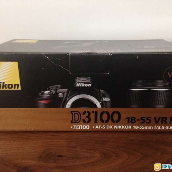 Nikon D3100 + 18-55mm AF-S VR kit