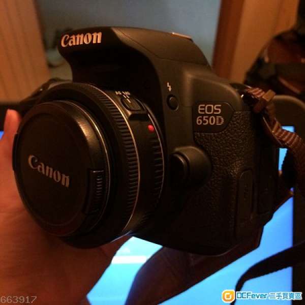 95% NEW Canon 650D 連原廠F2.8 40mm 餅鏡一支