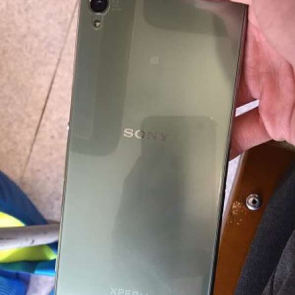 Xperia Z3 99%新 交換iPhone 6 64gb 銀色