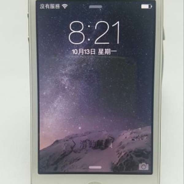 iphone 4S  96%新既一樣 16GB 行貨白色 淨機  有SIRI  8百萬相機~~~~~~~~~~~~~~~~~