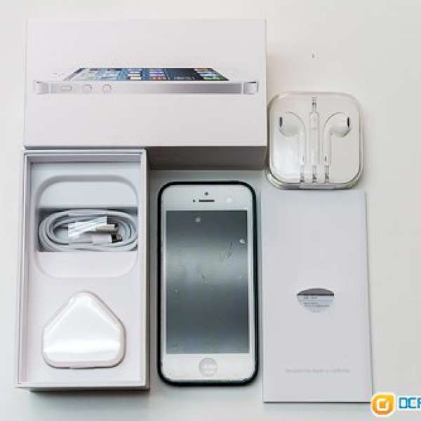 iPhone 5 64GB 白 銀色 行貨有盒連所有未開封跟機配件