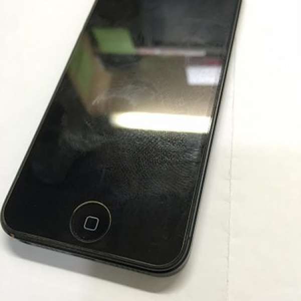 出售95%新 iPhone 5 16GB 黑色 香港行貨