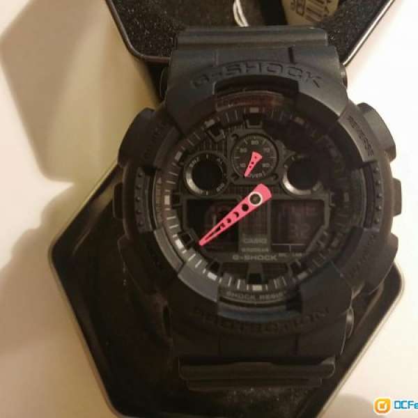 Casio G-Shock GA-100C 黑粉紅針