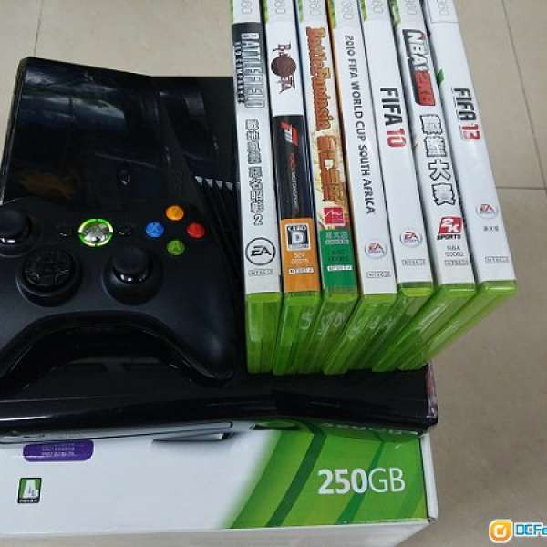 新凈 Xbox 360 Slim 250G 連盒+無線手制+30 game hdmi