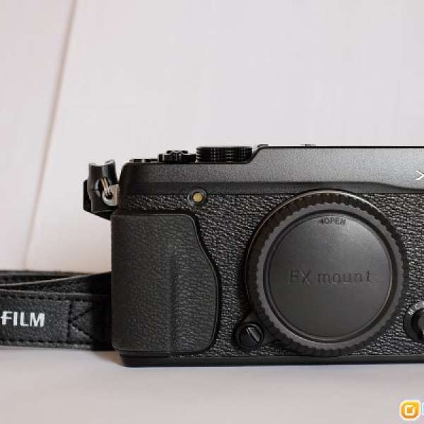 Fujifilm X-E1 Body Black 95% New 2013 Aug Bought