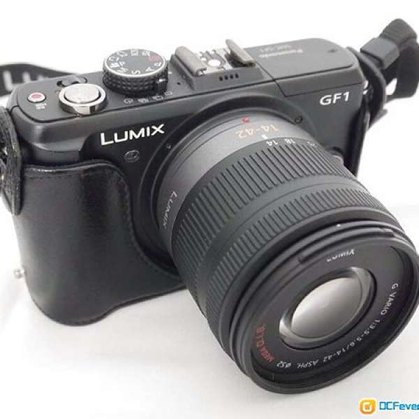 Panasonic Lumix DMC-GF1 ( 黑色 ),  連14-42mm 3.5-5.6鏡,  連原廠黑色皮套座