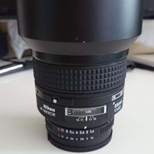Nikon AF 85mm f/1.4D IF