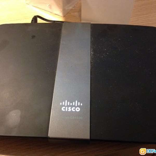 Cisco Linksys EA4500 Dual-Band N900 Router with Gigabit and USB