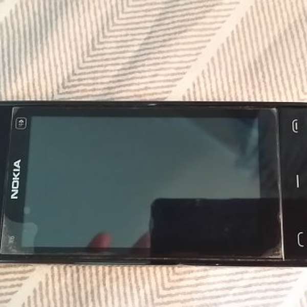 Nokia X6 500萬象內置16GB全輕觸黑色手機(有包括原裝充電器) HKD250