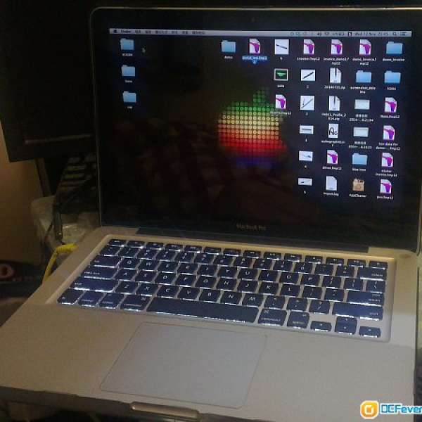 macbook pro 13" 2.3GHz, 4G ram, 500GB HD, super drive, 95%新 2011