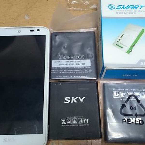 SKY A830 4GLTE 壞機當零件賣 跟3電(2塊全新及充電器) 壞機當零件賣