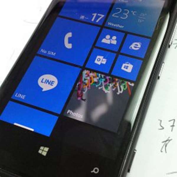 80% New Nokia Lumia 920 送原裝QI無線充電器