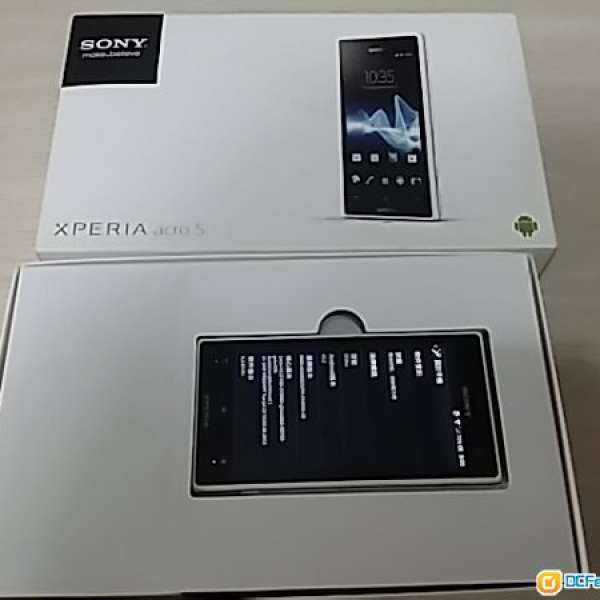 售90%白色行貨 防水機皇 SONY XPERIA ACRO SLT26W 。全套有盒齊配件，跟二電二充一...