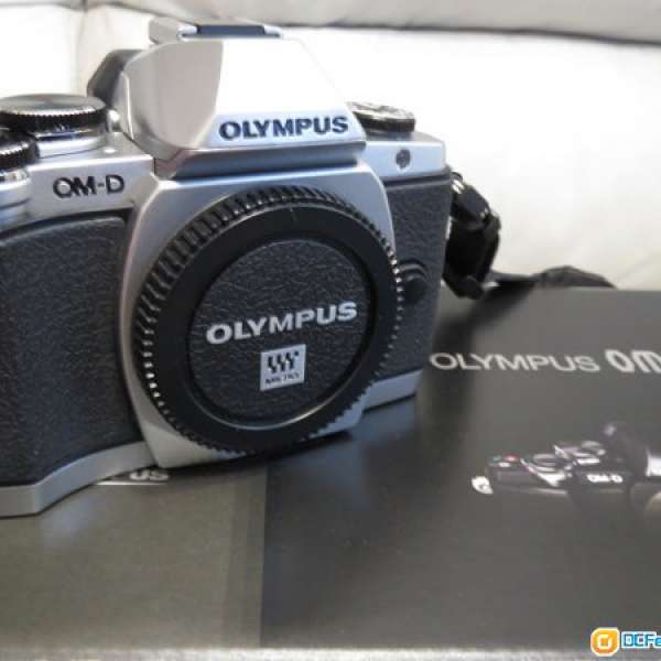 Olympus OM-D E-M10 EM10 Full set 有盒 兩電 行貨