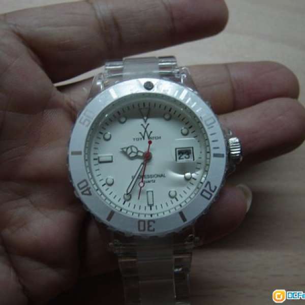 極新 時款 TOY WATCH 閃石 日曆 防水 手錶,只售HK$150(不議價)