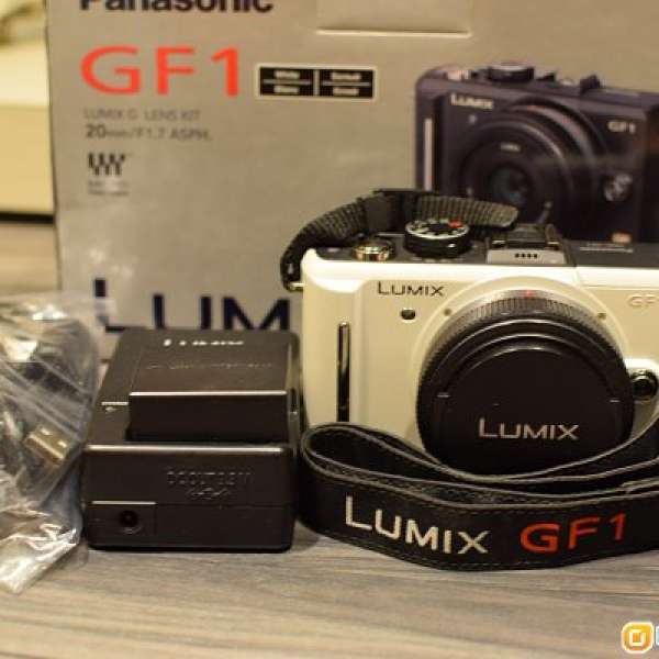 Panasonic Lumix GF1 + 20mm F1.7 + 14-45mm F3.5 - 5.6