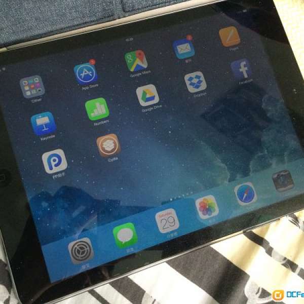 99%新 Apple iPad air 16 gb wifi ios 7 剛過保 無花無崩 黑色 not iphone