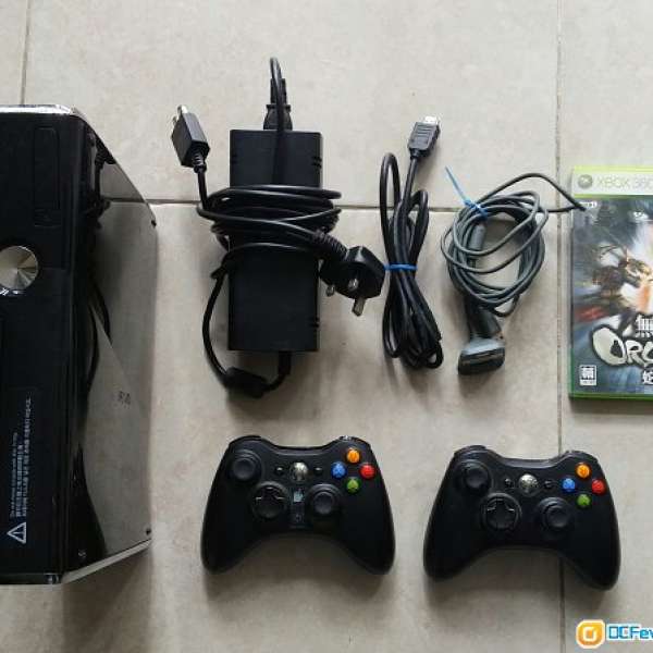 Xbox360 250gb 行貨 HDMI 主機 + 2 x 原廠無線振動控制器 + 遊戲. 100% work