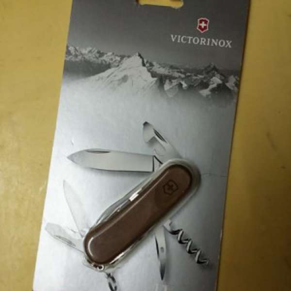 VICTORINOX EvoWood10 swiss army knife