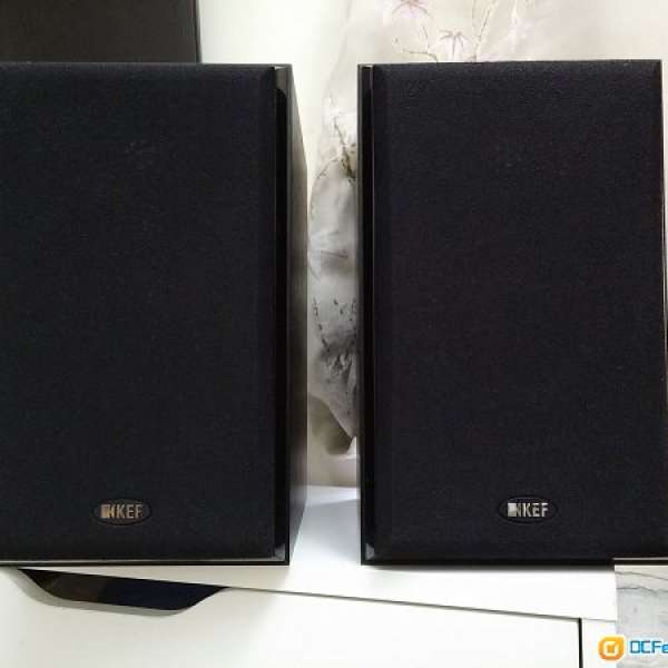 KEF C3 黑色書架