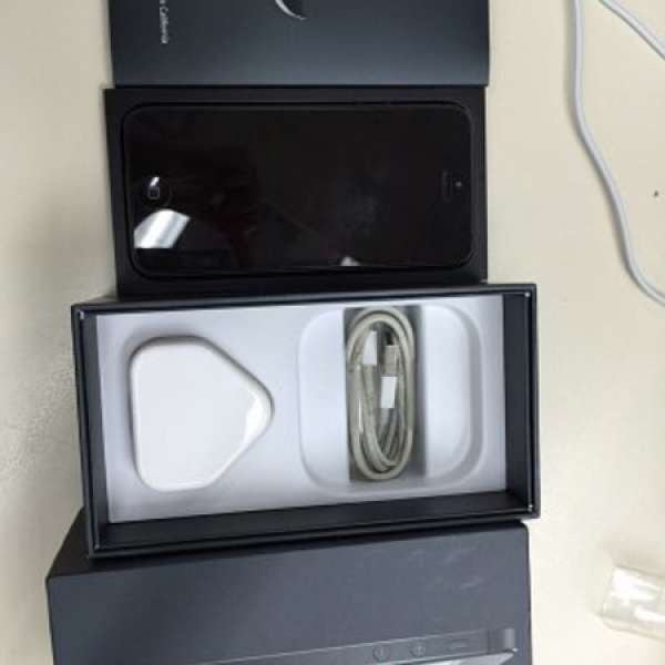 9成新 iphone5 黑色，全套，有盒