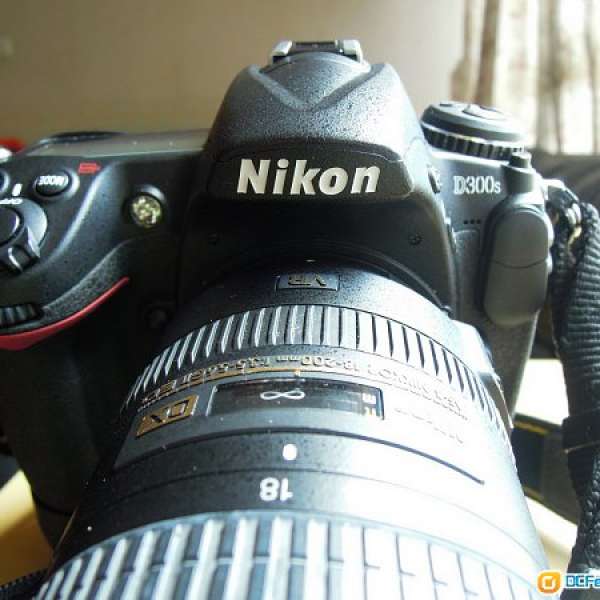 Nikon D300s + MB-D10