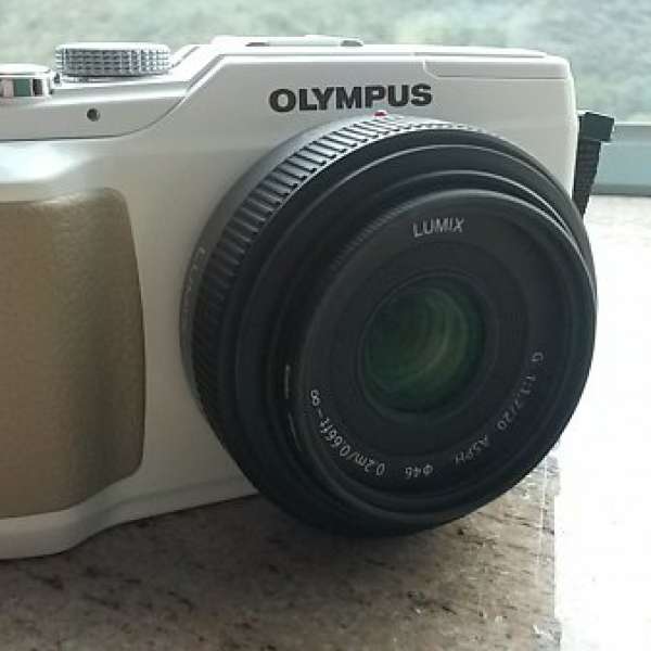 olympus e-pl2 with 20mm f1.7 lens