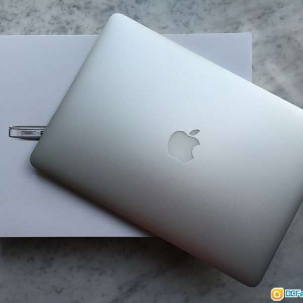 九成半新 MacBook Air 13" Core i5 1.3 GHz, 4G ram, 128G SSD, Mid 2013