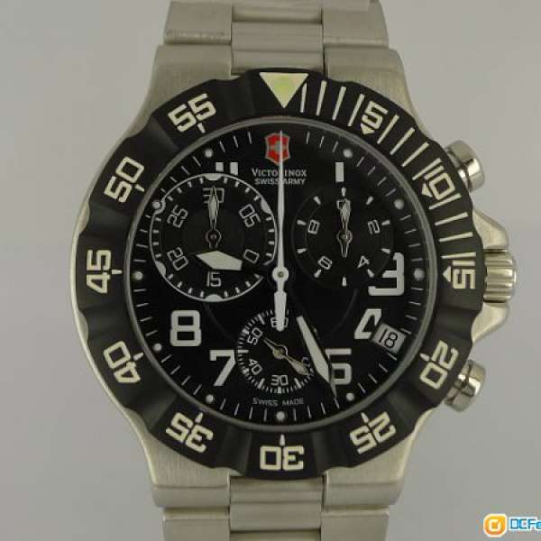 全新水貨Swiss made Victorinox維氏瑞士制100米黑面石英計時chrono watch