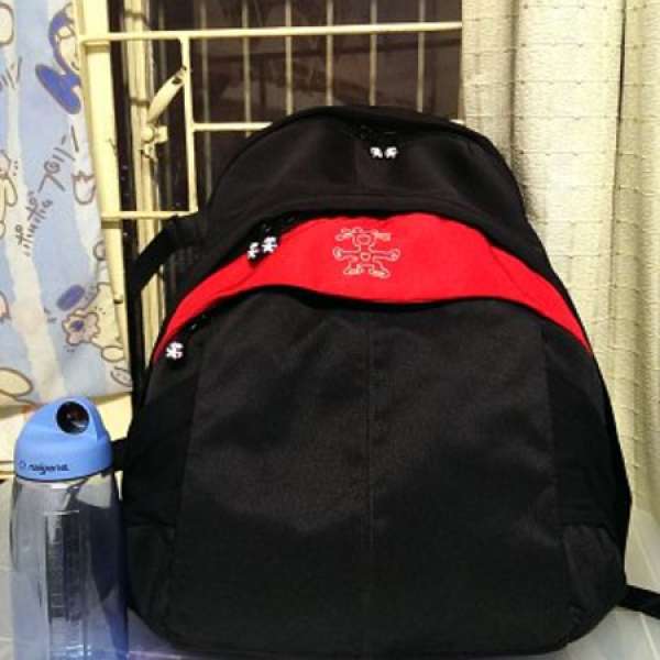 Crumpler Sinking Barge Photo Backpack 可放腳架 and notebook