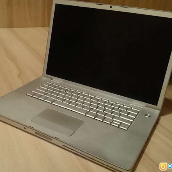 Apple Macbook Pro 17-inch @ 2008