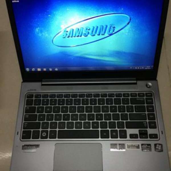 ９９％ New 14吋Samsung notebook/laptop NP530U4C-S02HK