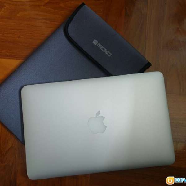 Macbook Air 11吋 (2011/i5/64GB)