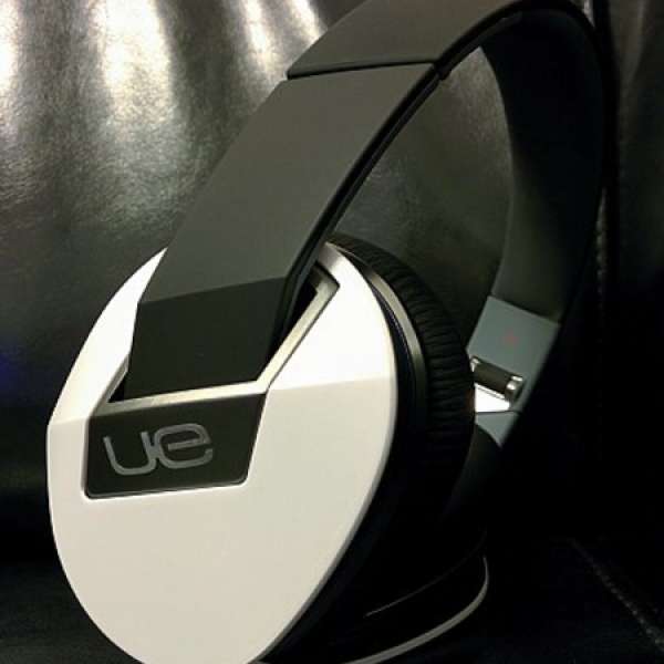 UE6000 headphone