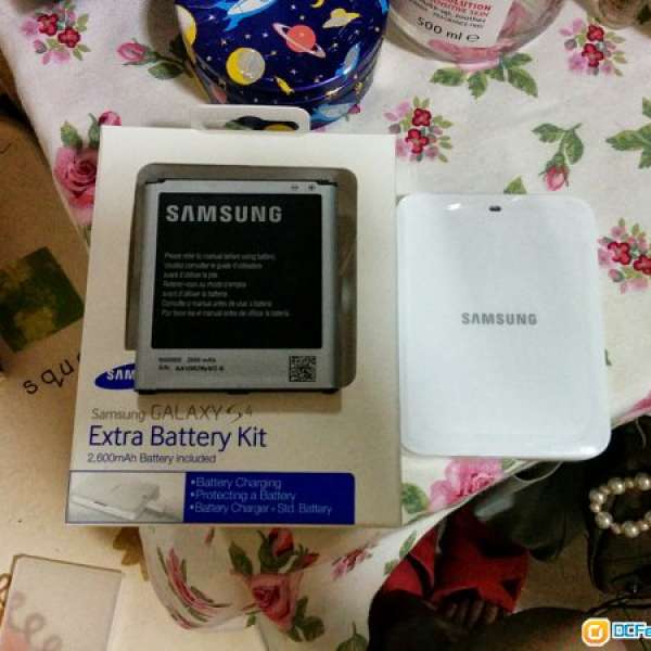 9 成新 Samsung galaxy S4 battery Kit
