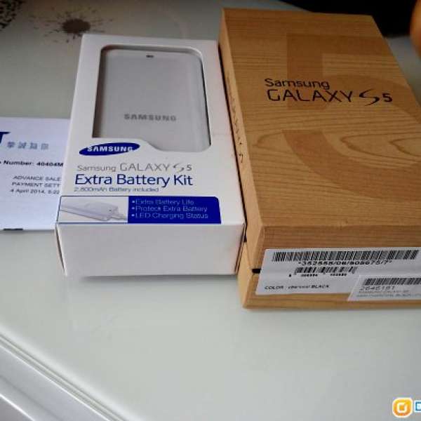 New Sealed Pack Samsung Galaxy S5 LTE 加 原庒 Battety Kit 《黑色》 行貨
