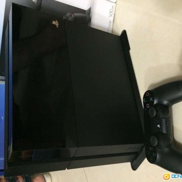 9成新ps4連三隻game