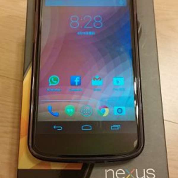 Nexus 4 8GB 98% 新 (適合要求完美人士)