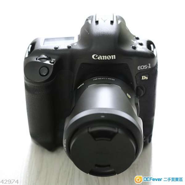 Canon EOS 1Ds Mark II / 2  90%