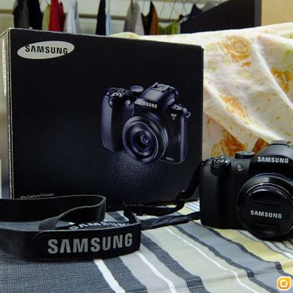 Samsung NX10 + 20mm F/2.8 with i-Function